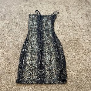 Good & Black Midi dress